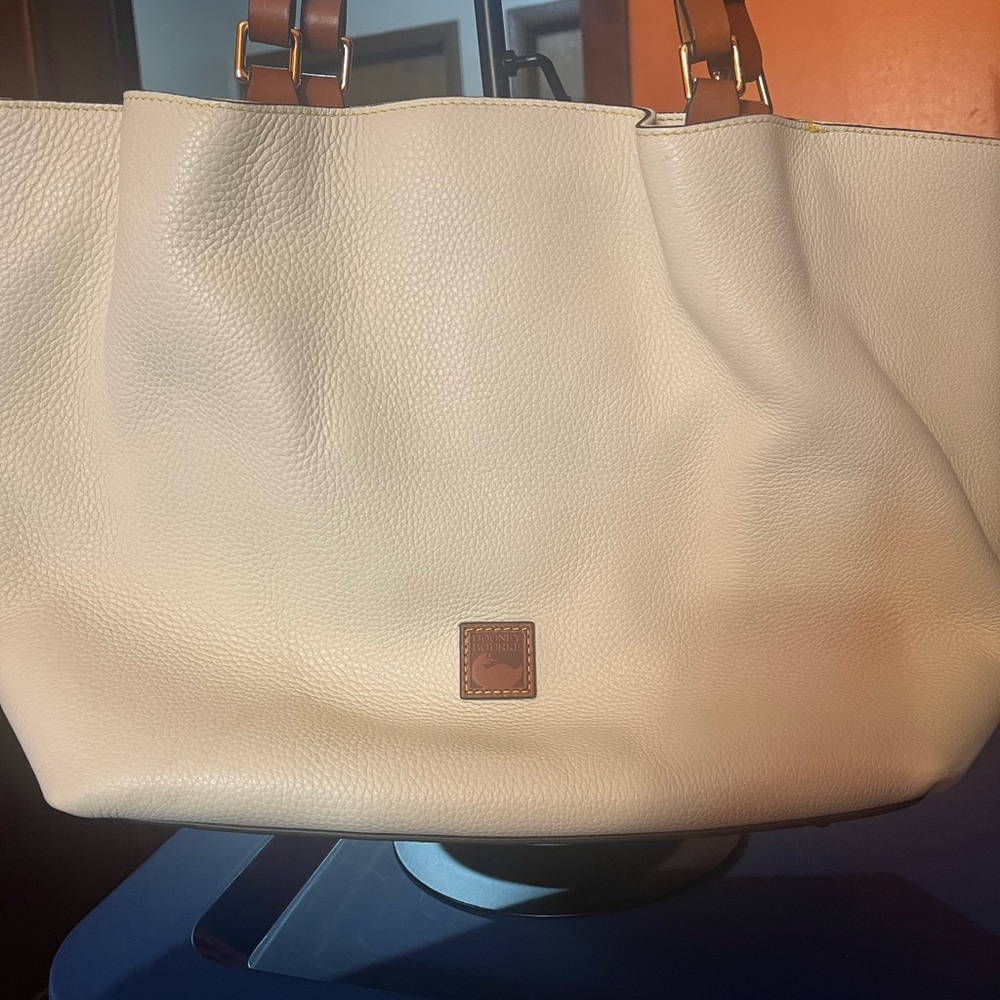 Dooney Bourke Handbag Bag Barlow  Pebbled Taupe Leather 2-Way EUC - Picture 5 of 14